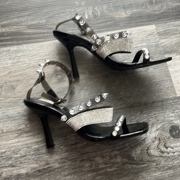 🌴 Steve Madden Stud & Diamond Heel - Picture 3 of 5
